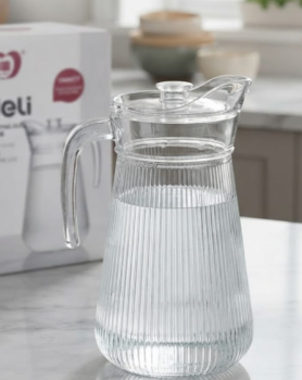 ابريق مياه زجاج مع غطا بلاستيك 