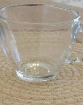 كباية زجاجية كتير حلوة العلبة فيها ٦ كبايات 